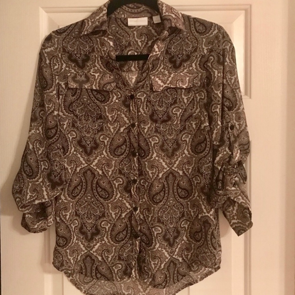 5/$20 NY&C sheer paisley top excellent condition